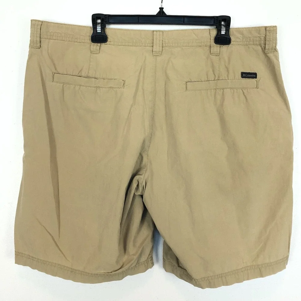Columbia Khaki Shorts Men's Size 40W Golf Casual Mid Rise